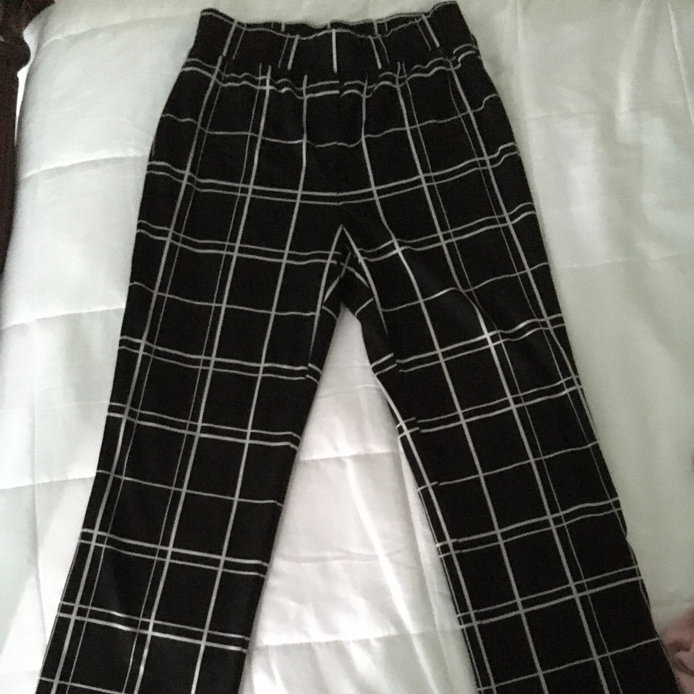 Fitted black leggings